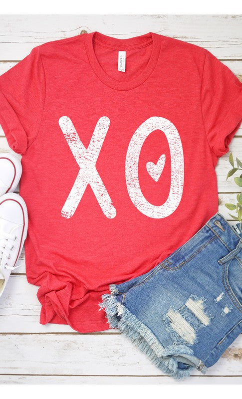 XO + 🩶 Heart Graphic Tee Curves