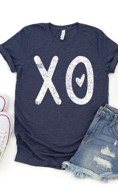 XO + 🩶 Heart Graphic Tee Curves