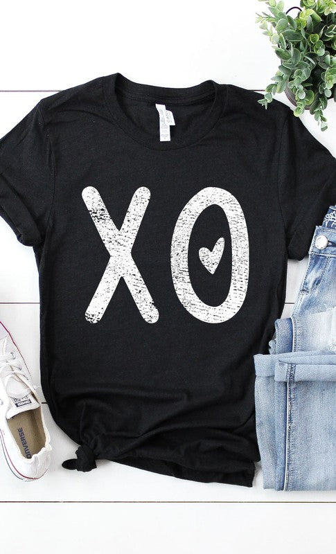 XO + 🩶 Heart Graphic Tee Curves