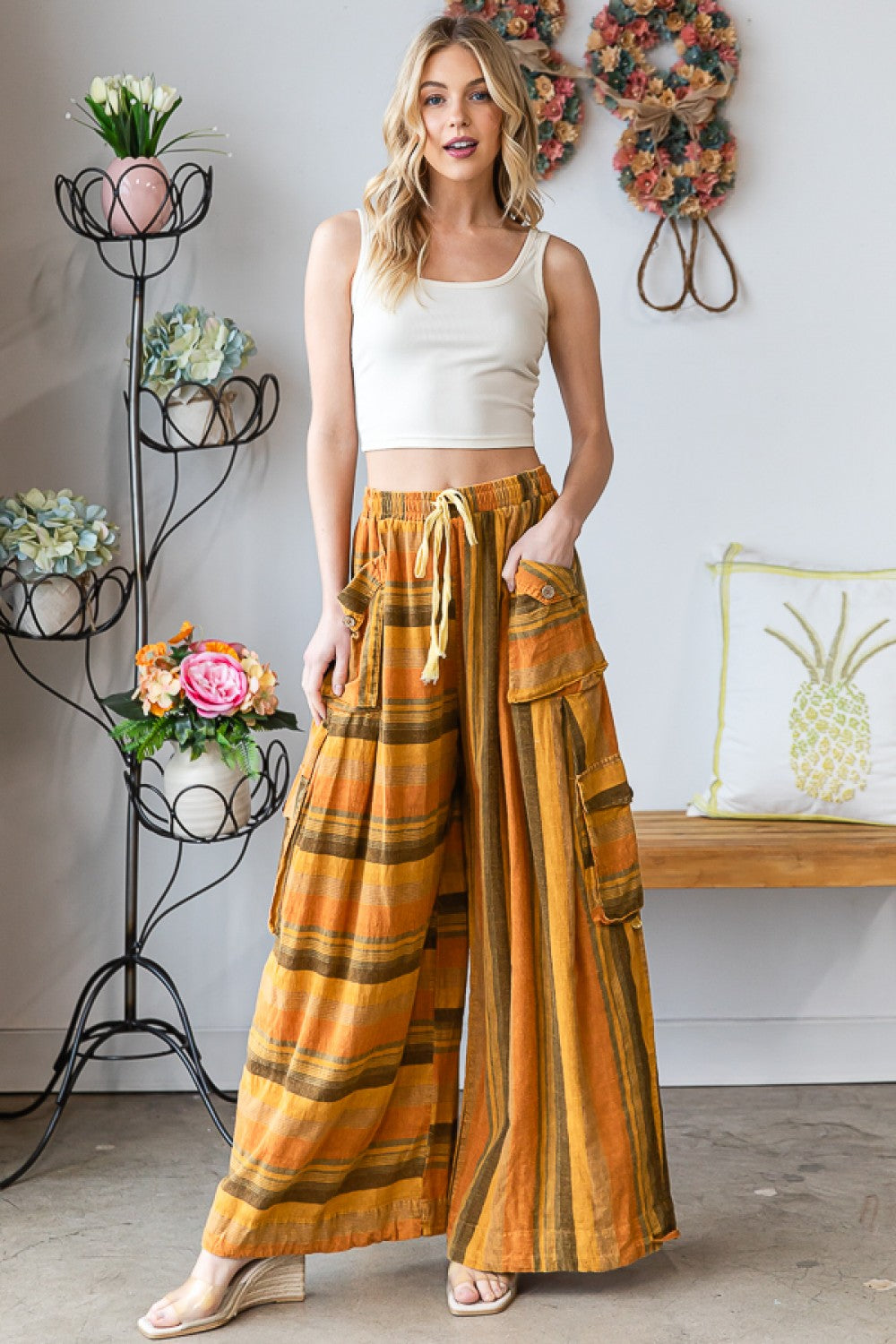 Huntington Beach Elastic Waist Convertible Wide Leg Cargo Pants (2 Colors)