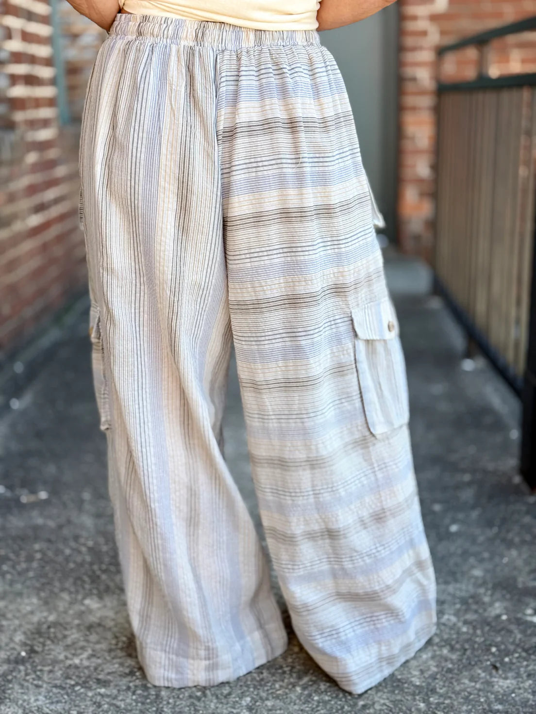 Huntington Beach Elastic Waist Convertible Wide Leg Cargo Pants (2 Colors)