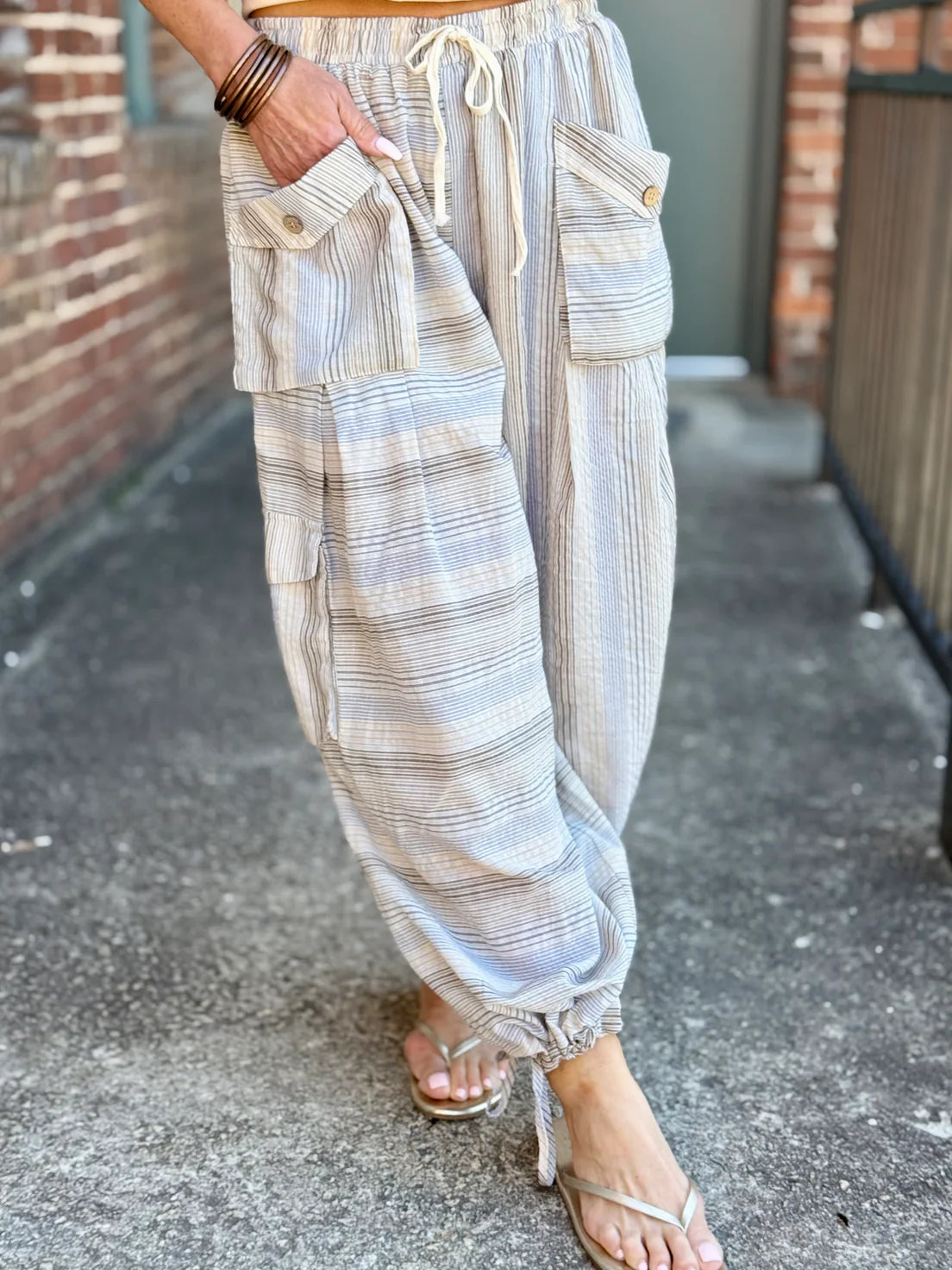 Huntington Beach Elastic Waist Convertible Wide Leg Cargo Pants (2 Colors)