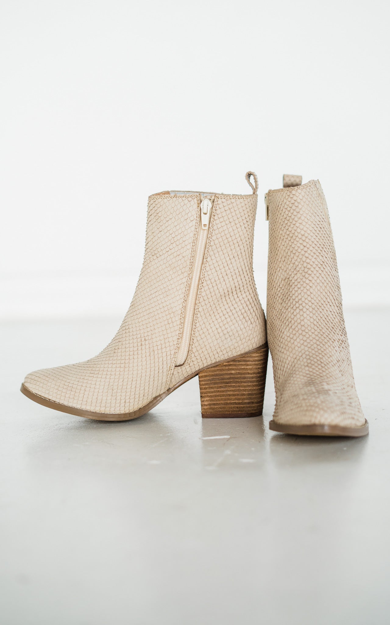 Taris Genuine Leather Ankle Boot in Cream