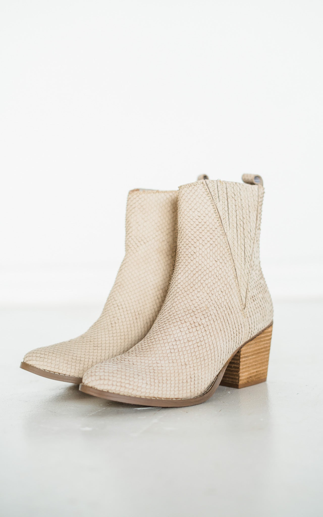 Taris Genuine Leather Ankle Boot in Cream